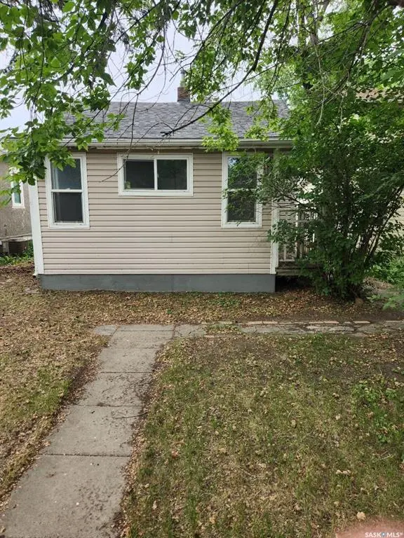 105 32nd STREET W, Saskatoon, SK S7L 0S2