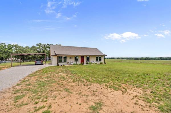 187 Brown Lane, Poolville, TX 76487