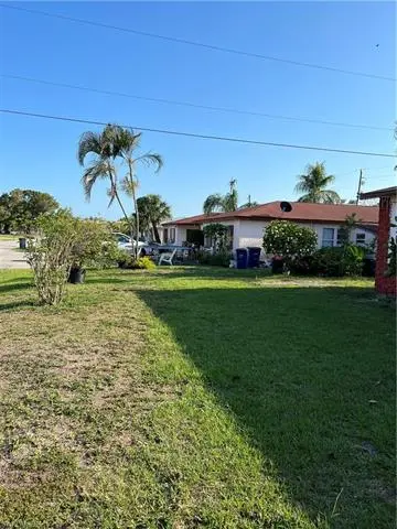 16850/852 Carmen AVE #A-B, Fort Myers, FL 33908