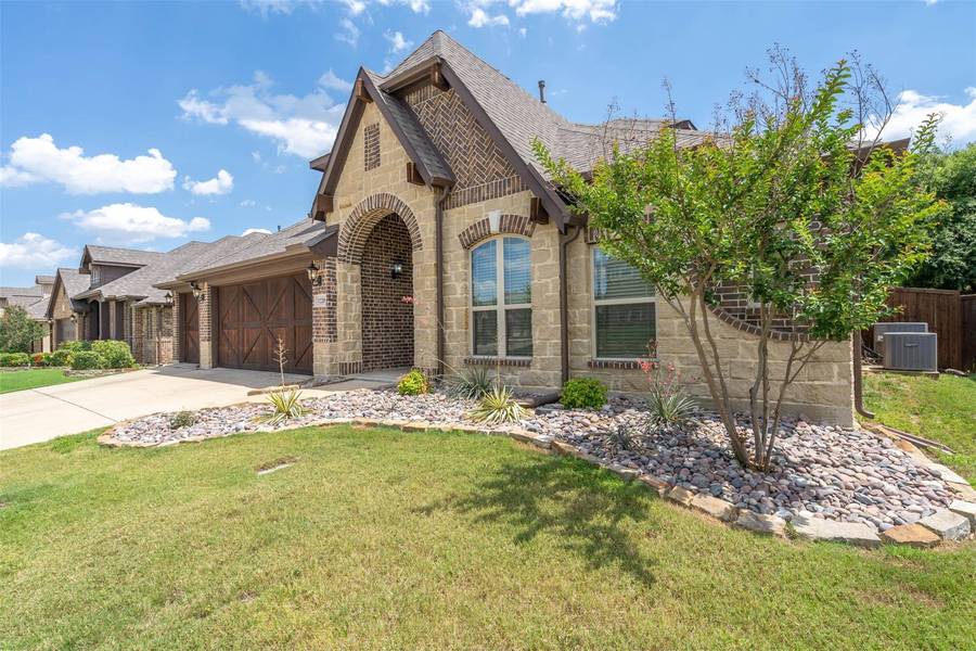 1228 Woodlawn Avenue, Burleson, TX 76028