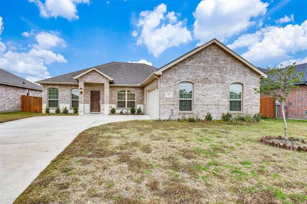 511 Woodhaven Drive, Waxahachie, TX 75165