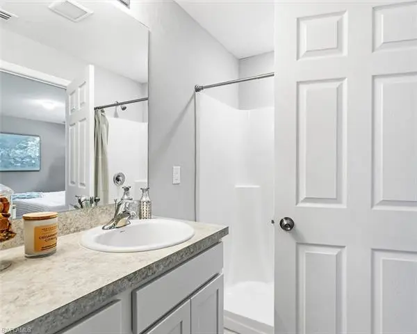 3713 NE 15th PL, Cape Coral, FL 33909