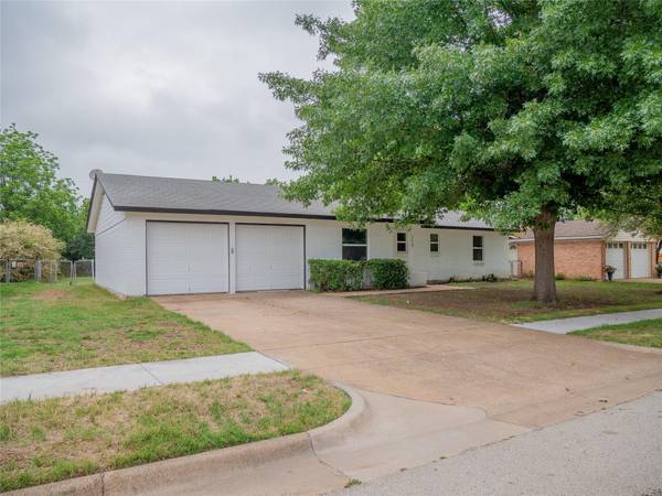 309 E Bovell Street, Crowley, TX 76036