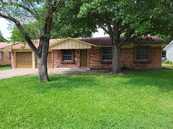 1623 Lee Street, Kaufman, TX 75142