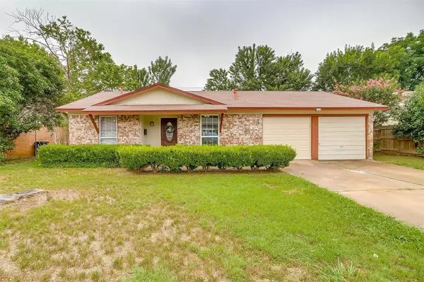 409 Nathan Street, Burleson, TX 76028