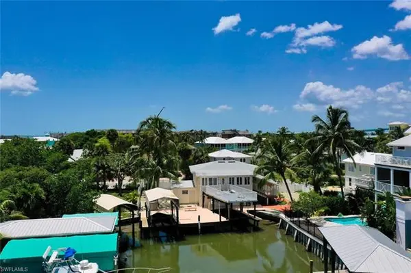 130 Palermo CIR, Fort Myers Beach, FL 33931