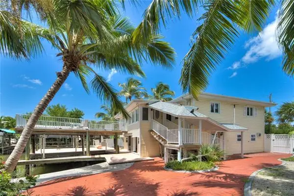130 Palermo CIR, Fort Myers Beach, FL 33931