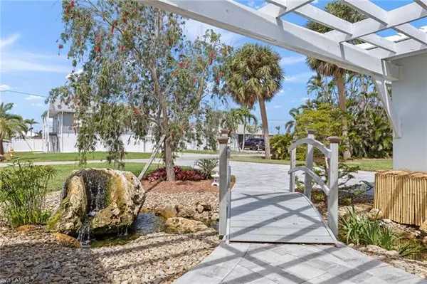16136 Bowline ST, Bokeelia, FL 33922
