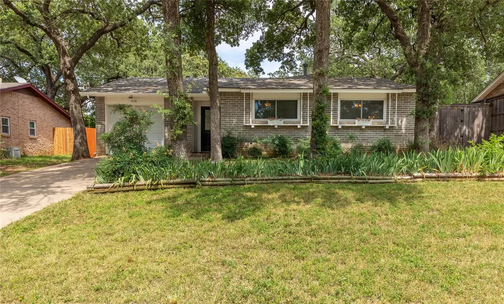 1216 Donley Drive, Euless, TX 76039