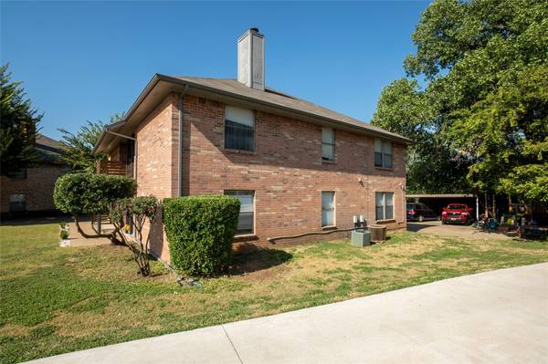 Hurst, TX 76053,816 Betty Court