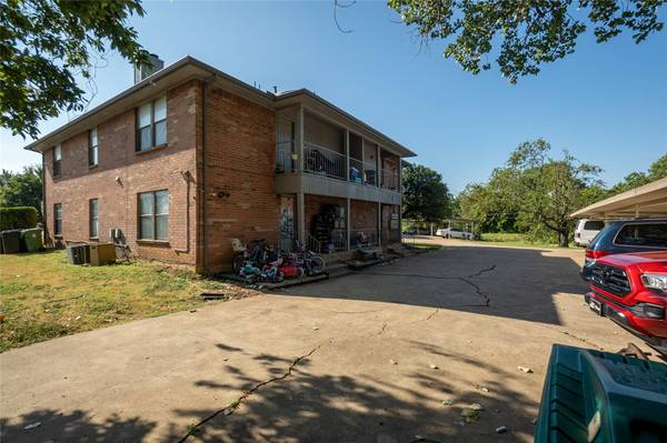 Hurst, TX 76053,816 Betty Court