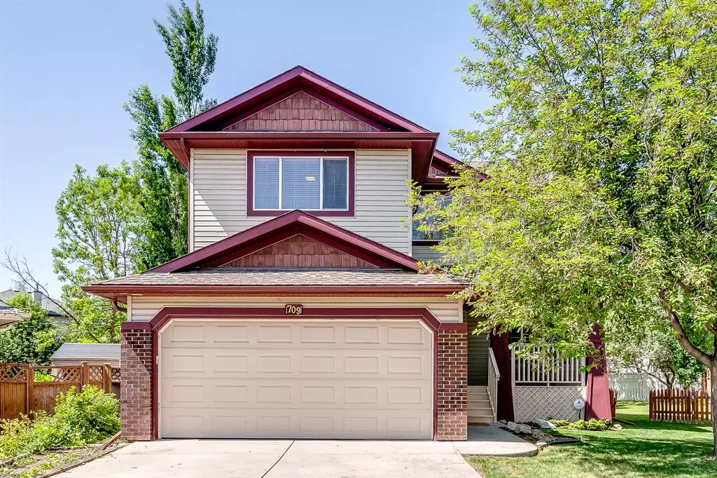 Chestermere, AB T1X1H9,709 Grand Beach Bay