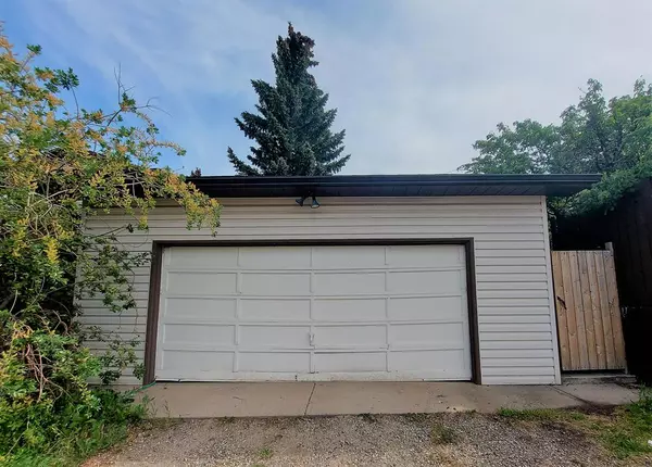 Calgary, AB T3K 1X5,15 Beaconsfield Close NW