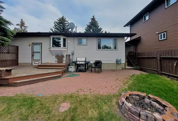 Calgary, AB T3K 1X5,15 Beaconsfield Close NW