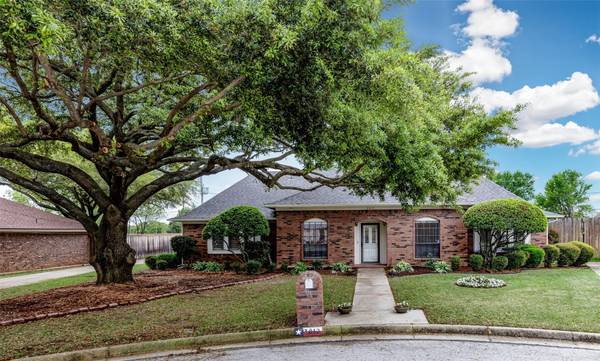 3812 Danbury Drive, Arlington, TX 76016