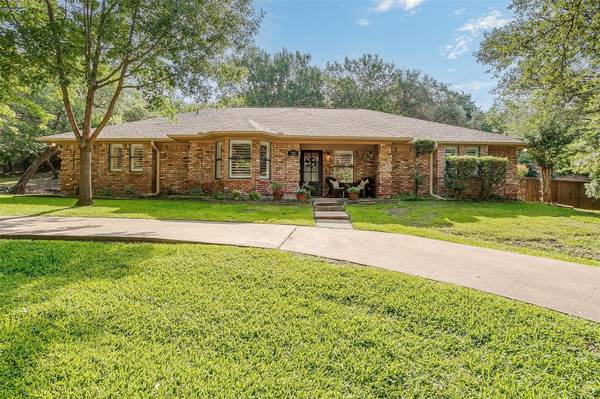 721 Royal View Court, Willow Park, TX 76087