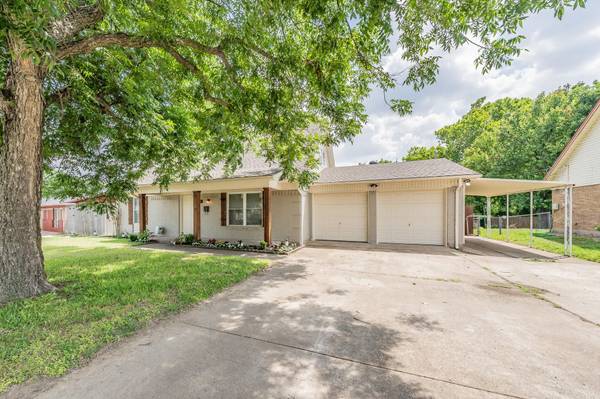 210 E Kenwood Drive, Garland, TX 75041