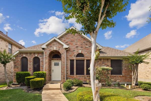 1813 Amber Lane,  Carrollton,  TX 75007