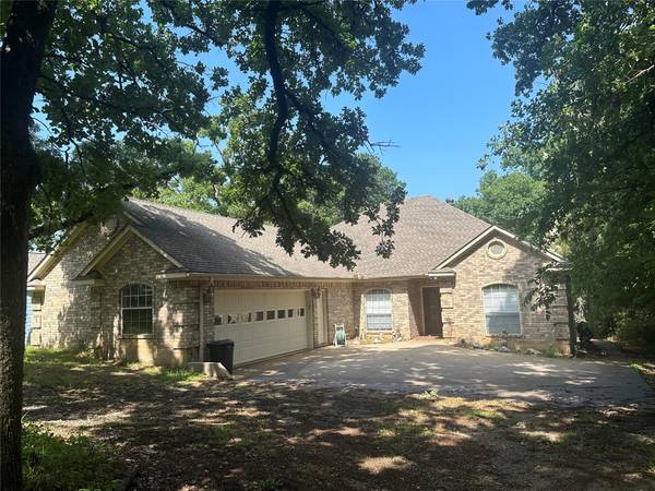 103 E Hogan Drive, Lake Kiowa, TX 76240