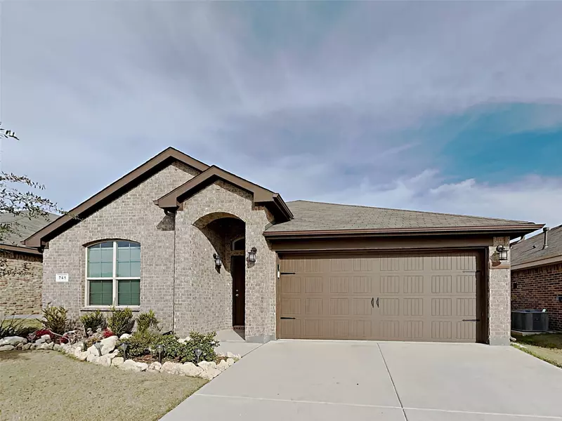 741 Walls Boulevard, Crowley, TX 76036