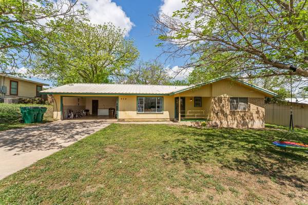 908 W 4th, Coleman, TX 76834