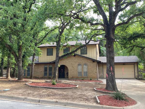 3205 Yellowstone Drive, Arlington, TX 76013