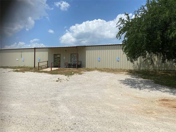 1212 Packing House Rd, Graham, TX 76450