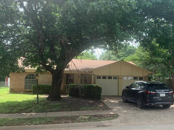 304 Chapman Street, Crowley, TX 76036