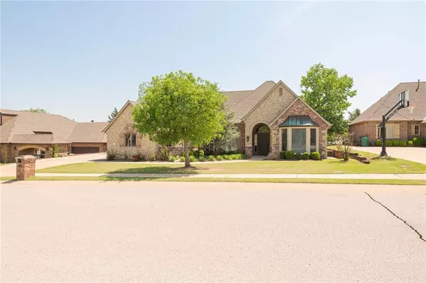 10612 Pinewood Forest Circle, Oklahoma City, OK 73151