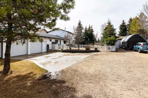 Rural Ponoka County, AB T0C 2J0,30 Sunnyside CRES