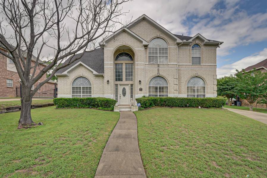 869 Raintree Lane, Desoto, TX 75115