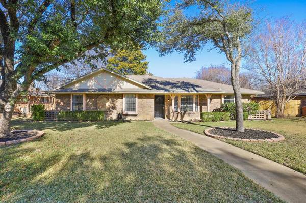 105 Abbey Lane, Desoto, TX 75115