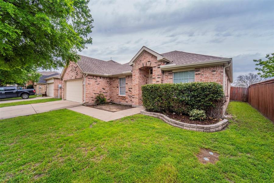 807 Bowie Drive, Lavon, TX 75166