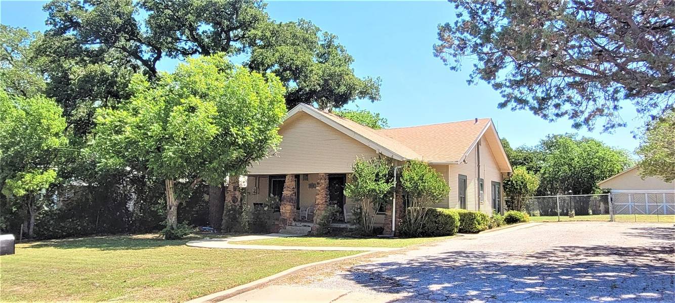 302 S Ostrom Avenue, Eastland, TX 76448