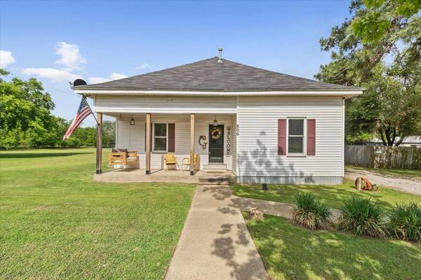 806 Bowie, Thornton, TX 76687