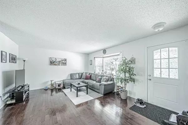 Calgary, AB T2A5T1,268 Madeira PL NE