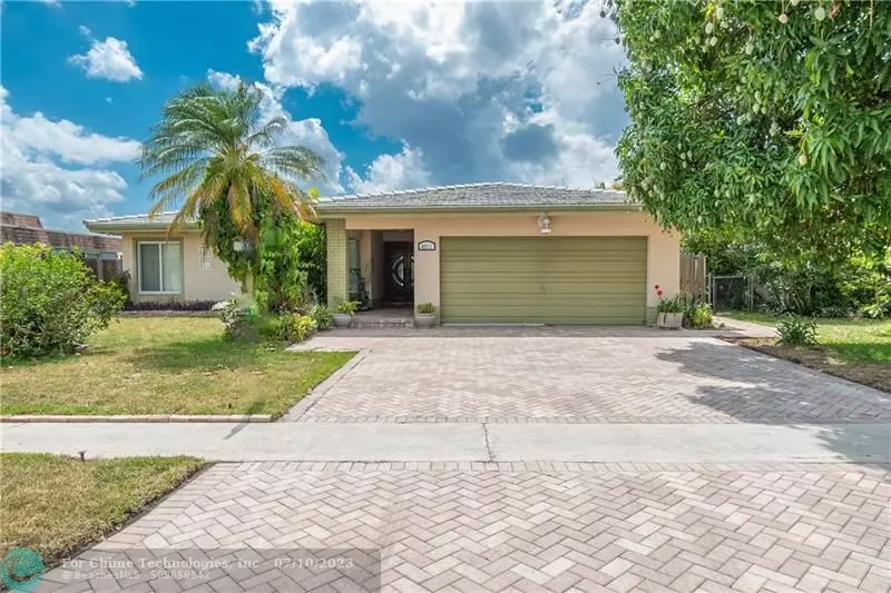 8211 NW 68th Ave, Tamarac, FL 33321