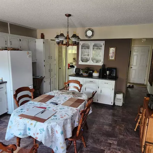 Coaldale, AB T1M 1H4,2231 23 AVE