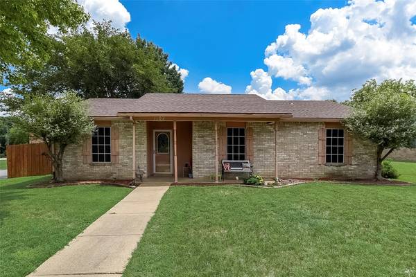 1102 Southridge Drive, Lancaster, TX 75146