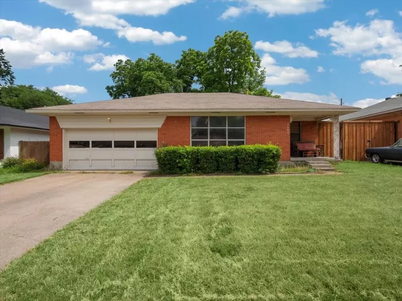 2643 San Medina Avenue, Dallas, TX 75228