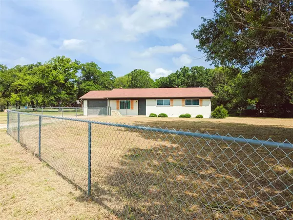 Paradise, TX 76073,104 Honeysuckle Road