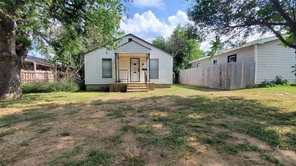 5507 Diaz Avenue, Fort Worth, TX 76107