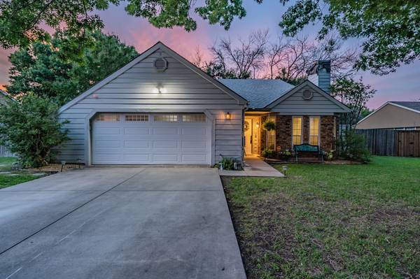 807 Heather Wood Drive, Grapevine, TX 76051