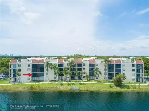 Oakland Park, FL 33309,118 Lake Emerald Dr  #209