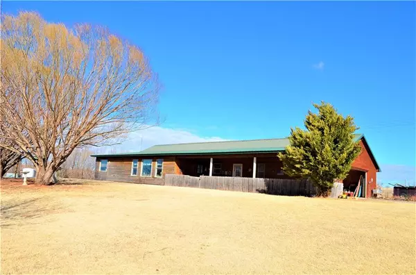 11749 N 2240 Road, Cordell, OK 73632