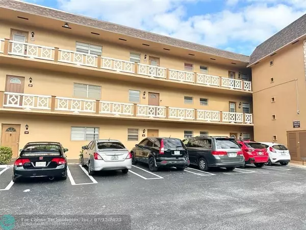 Lauderdale Lakes, FL 33313,5031 W Oakland Park Blvd  #307