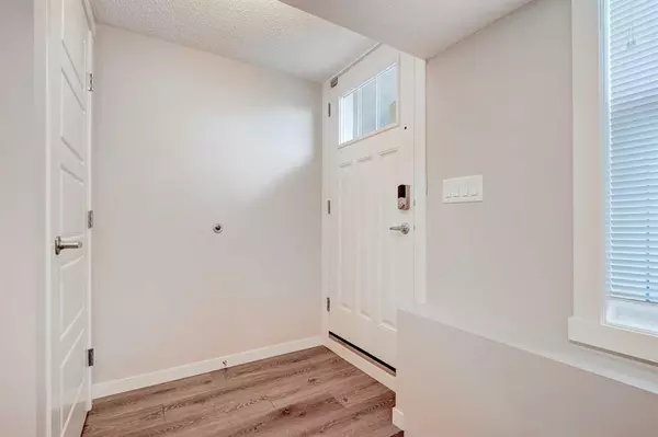 Calgary, AB T3J 0Z8,7451 Falconridge BLVD NE #1412