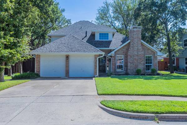 1903 Saddle Ridge Drive, Grapevine, TX 76051