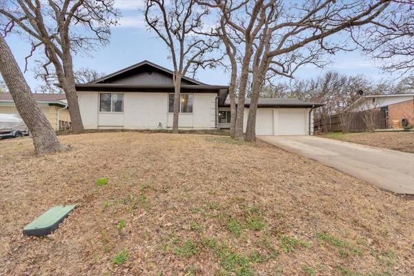 12 Somerset Terrace, Bedford, TX 76022