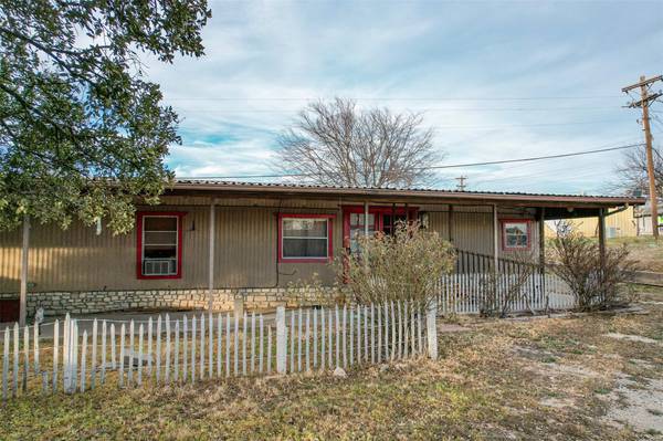 2504 Lipan Highway, Granbury, TX 76048